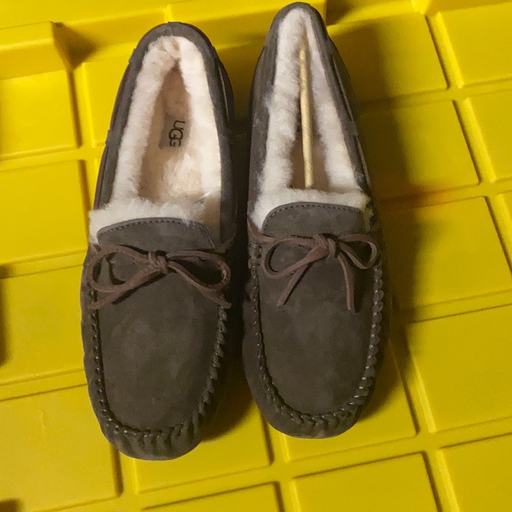 Ugg Dakota slippers size 10